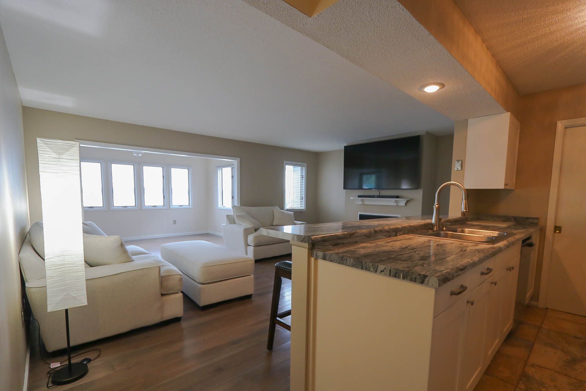 Just Listed! 2 bed 1 bath condo on Winona Lake