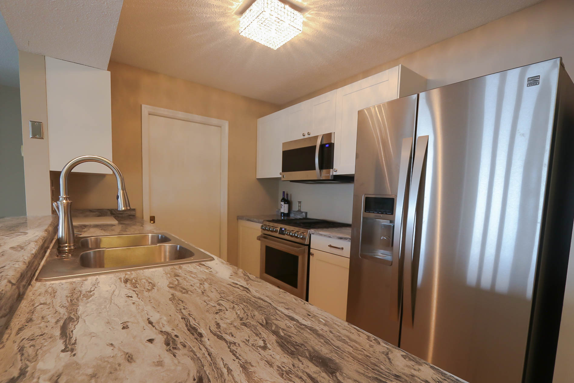 Just Listed! 2 bed 1 bath condo on Winona Lake