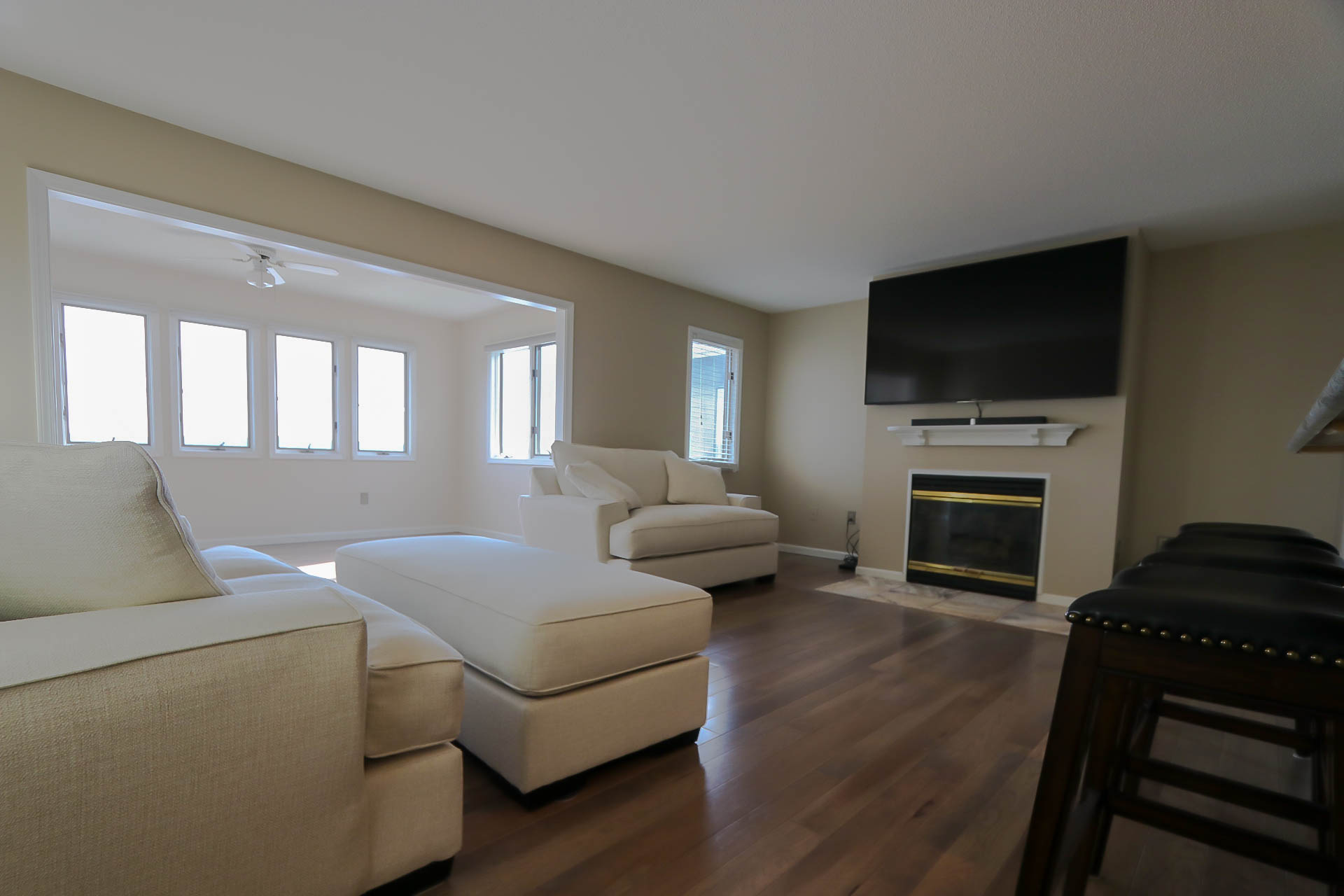 Just Listed! 2 bed 1 bath condo on Winona Lake