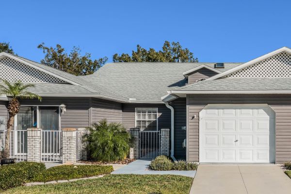 Villa in Highland Lakes 55+ community in Central Florida