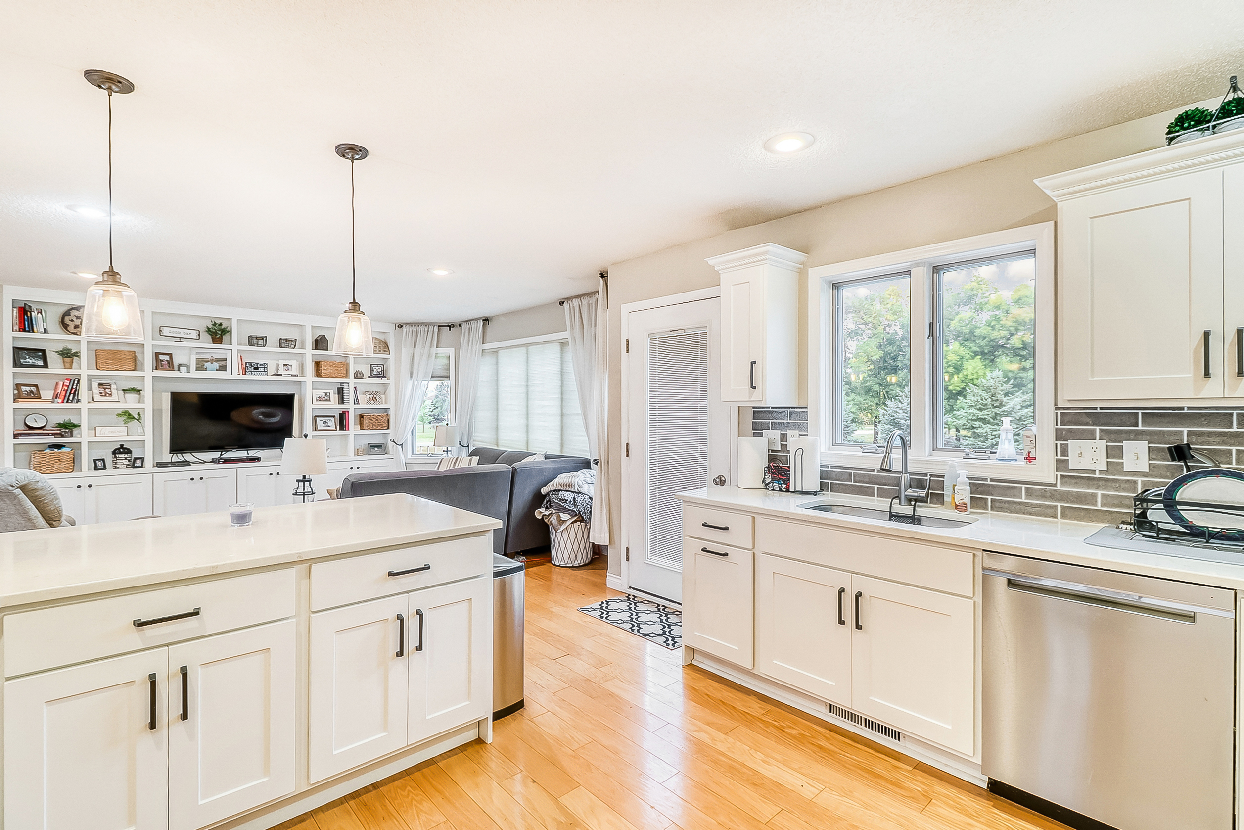 Homes for sale with Rochelle Roesler Century 21 FM Realty top agent