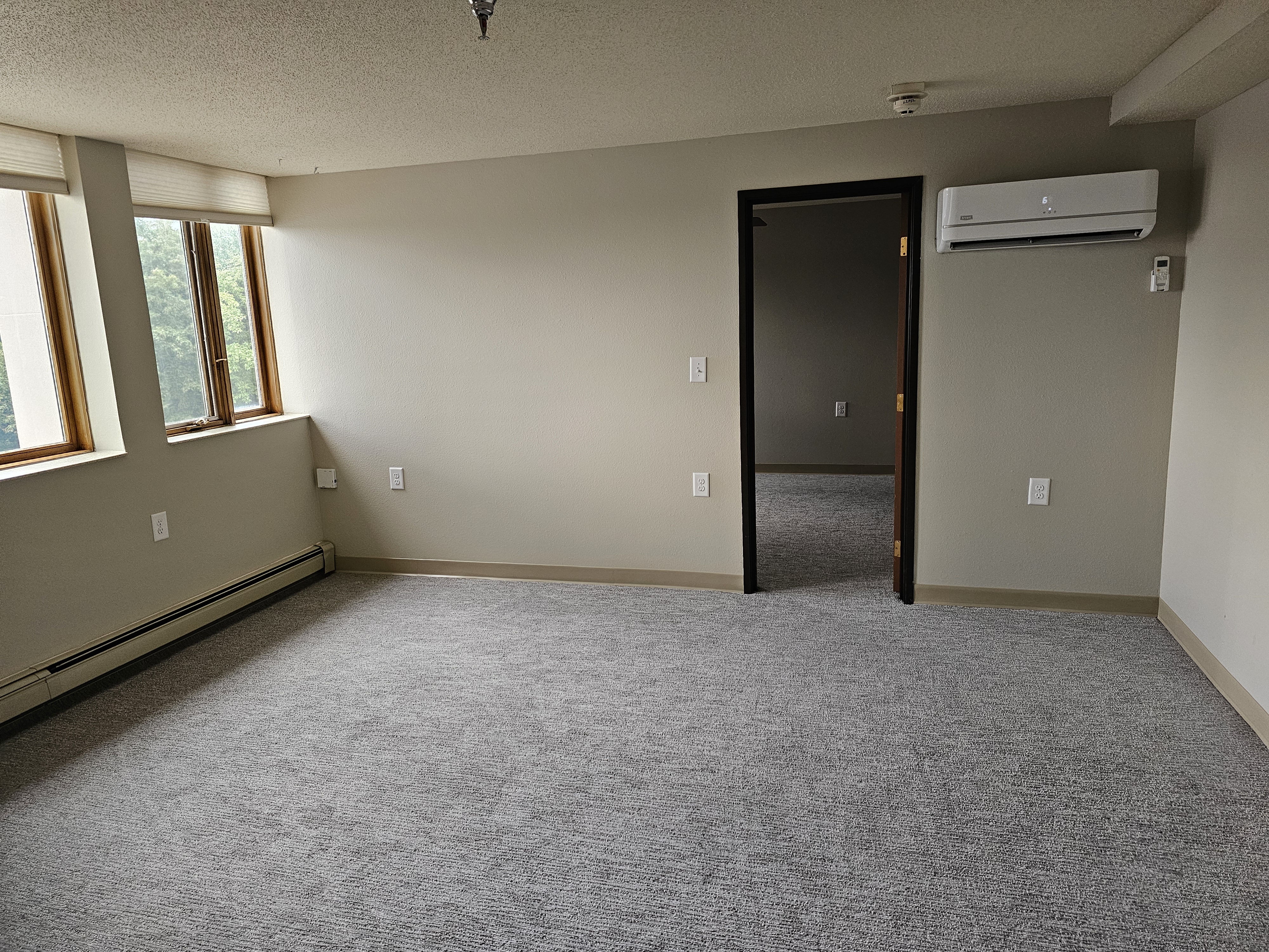 Riverview Fargo ND Rochelle Roesler Century 21 Apt Living Area