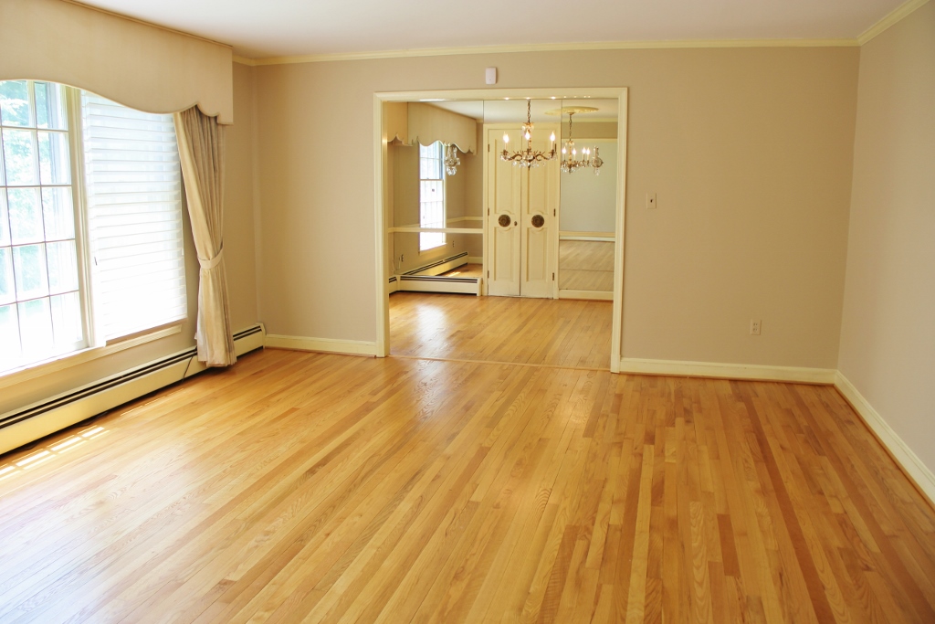 Dining room to living room