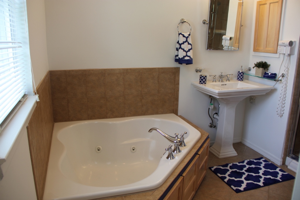 Chapel Hill Boulevard Home for Sale in Piney Orchard