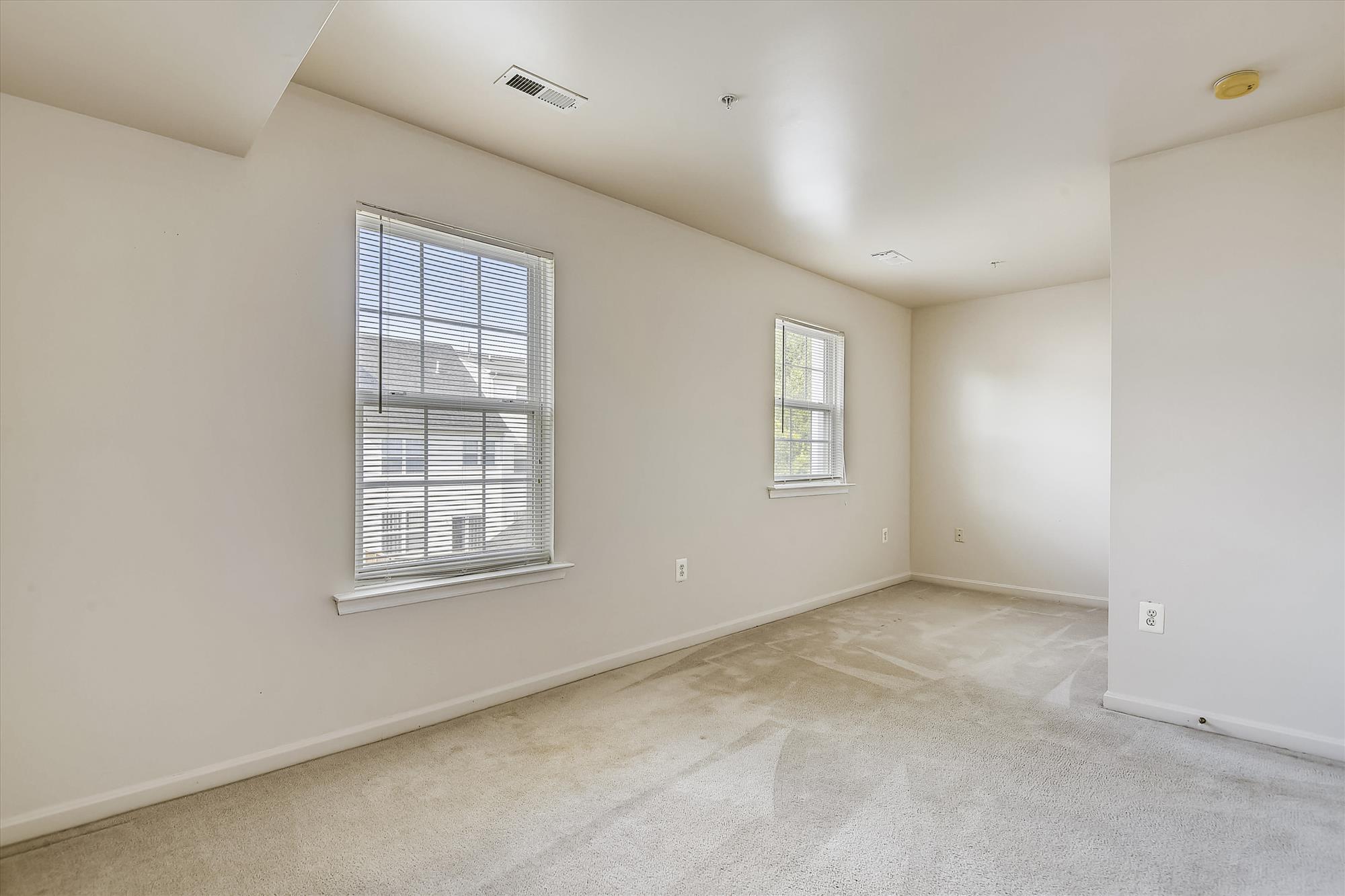 Home for sale in Waldorf MD near Andrews AFB