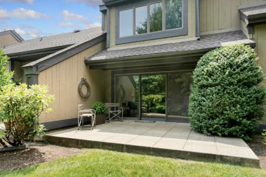 Spring Meadow Wyckoff NJ Condos and Townhomes