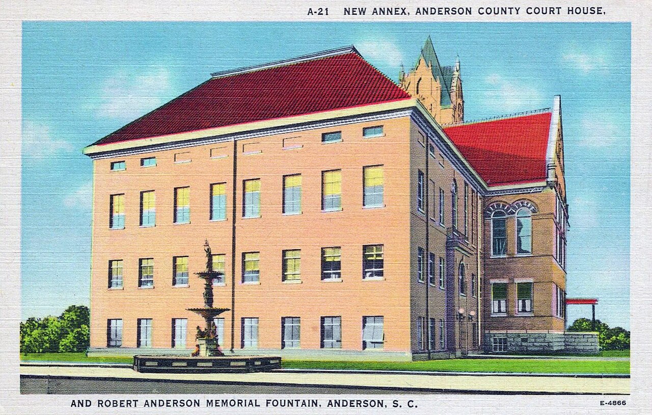 Vintage postcard of the Anderson County Courthouse and Robert Anderson Fountain