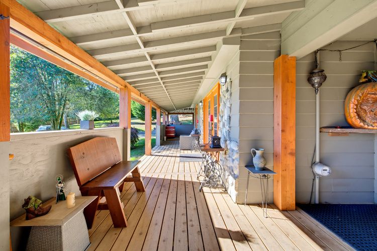 Covered wraparound deck