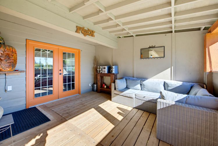Covered wraparound deck