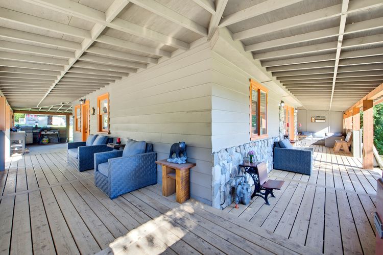 Covered wraparound deck