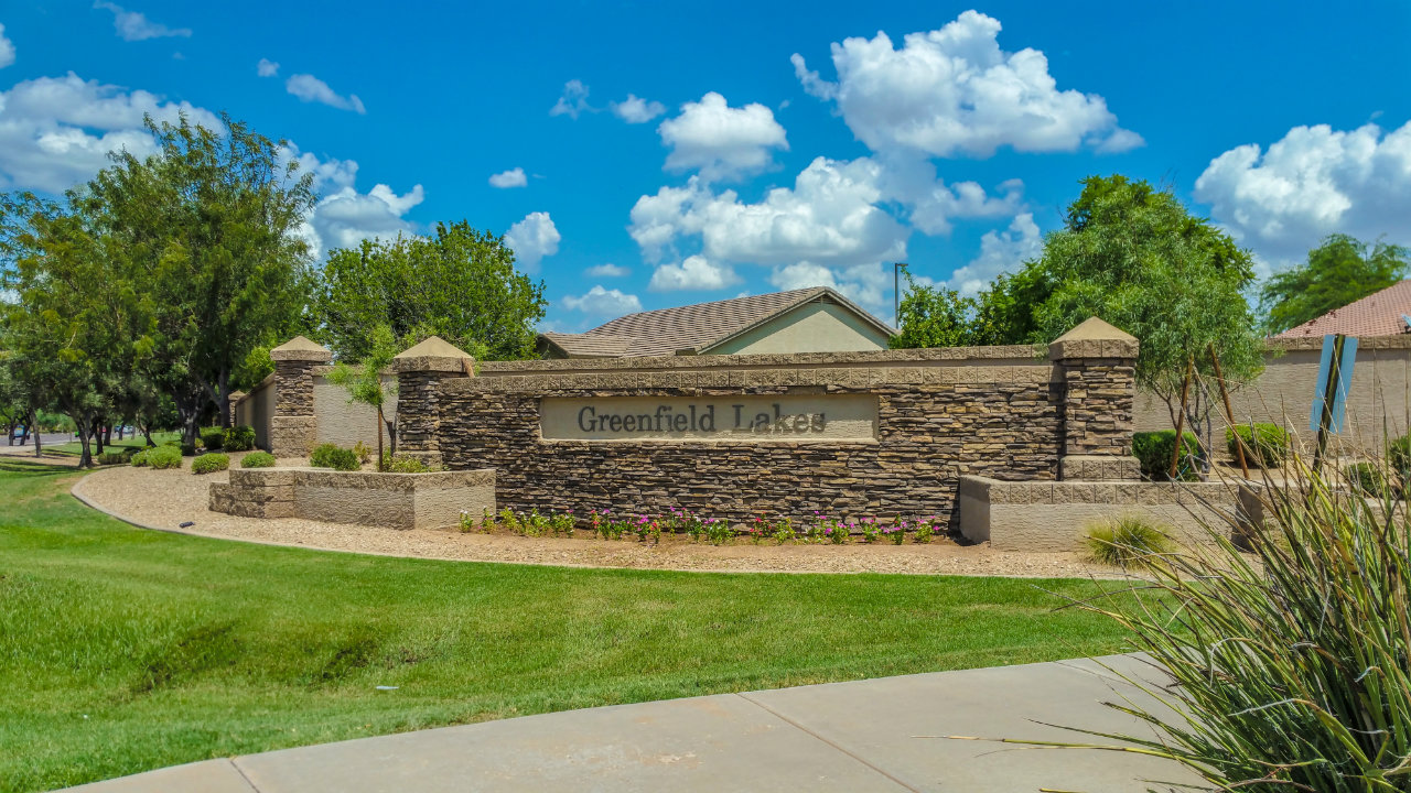 Greenfield Lakes Community and Homes in Gilbert, AZ