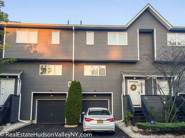 Village Green Townhomes for Sale in Bardonia NY