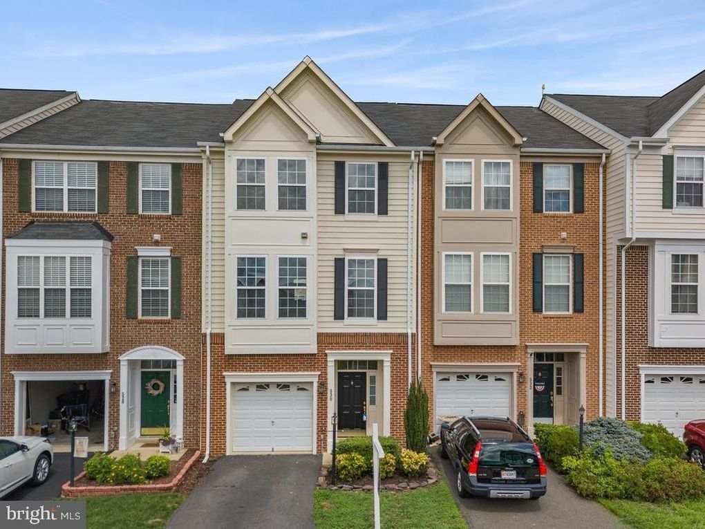 New Listing - 530 McArthur Ter NE - Leesburg