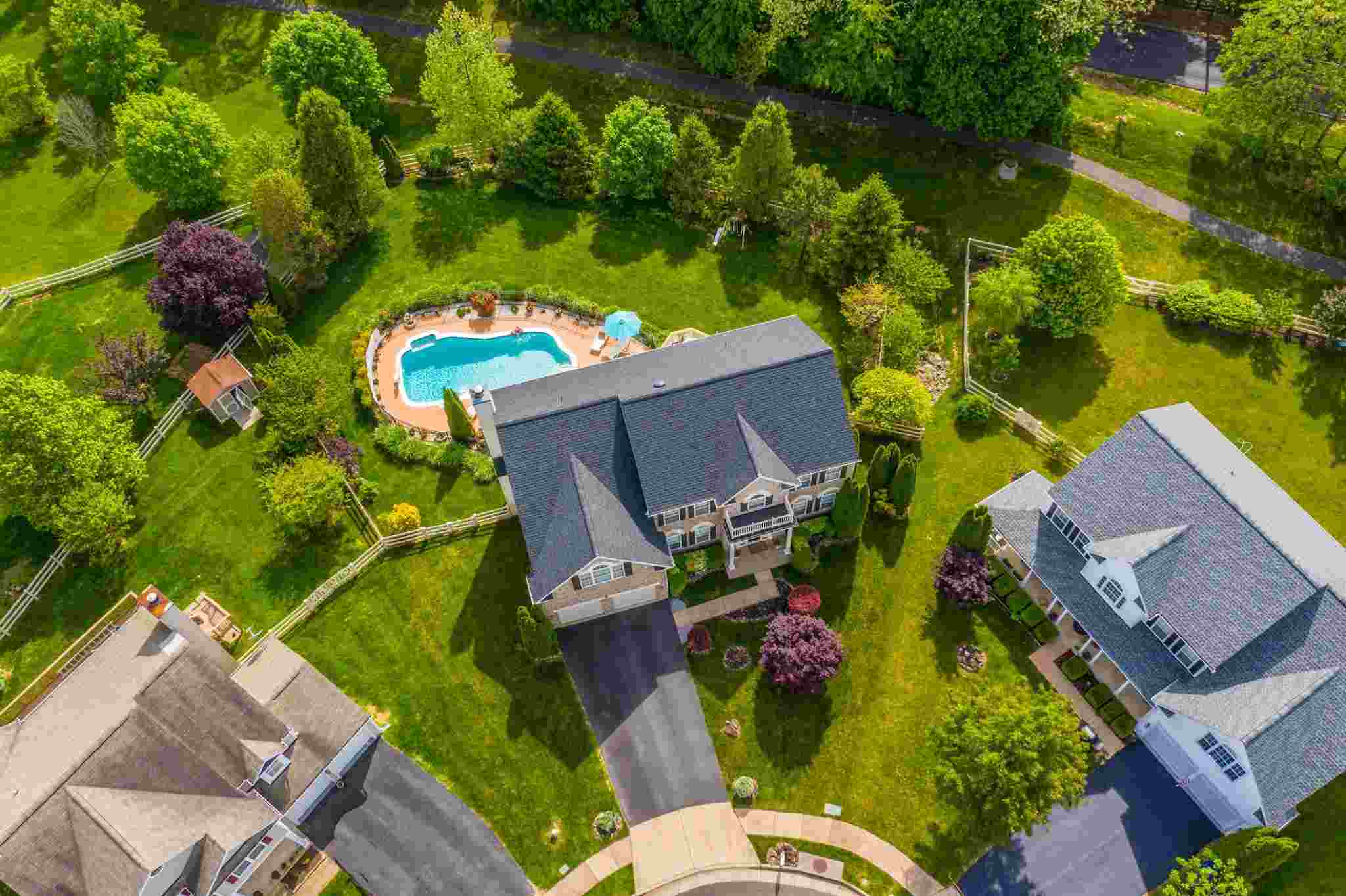 New Listing - 35735 Parklawn Court, Round Hill