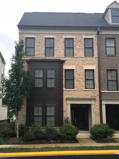 Stunning Townhome in Brambleton
