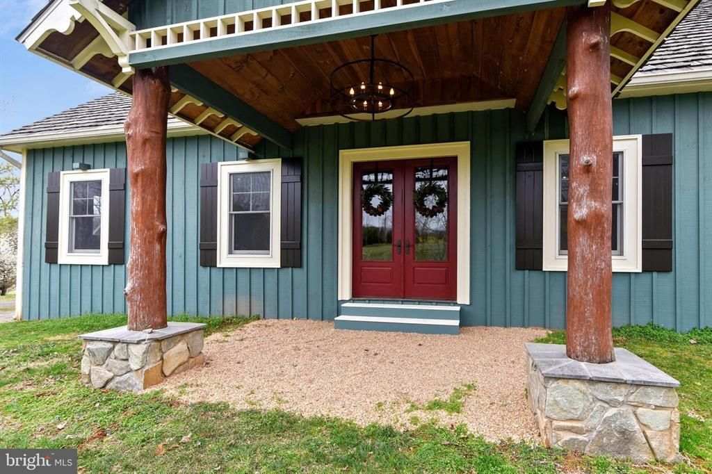 HUNTERS RUN PROPERTY & WINERY