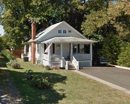 Charming Bungalow in Downtown Lovettsville