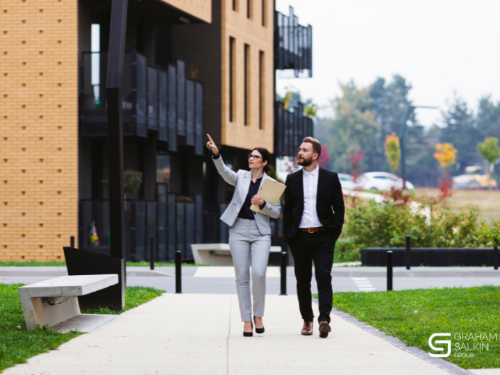 Can a Real Estate Agent Work For Multiple Brokers?