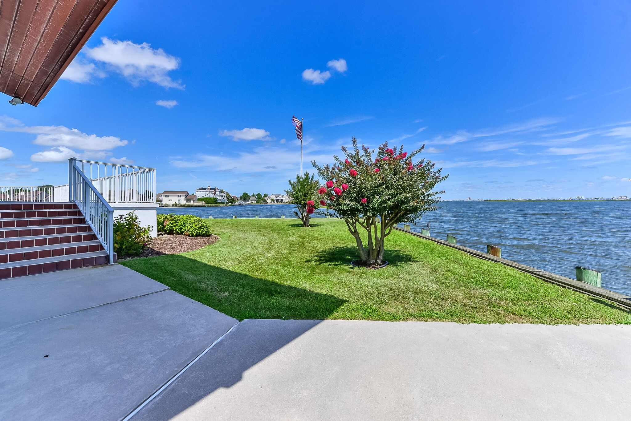 Waterfront Homes and Condos in Ocean Pines Maryland