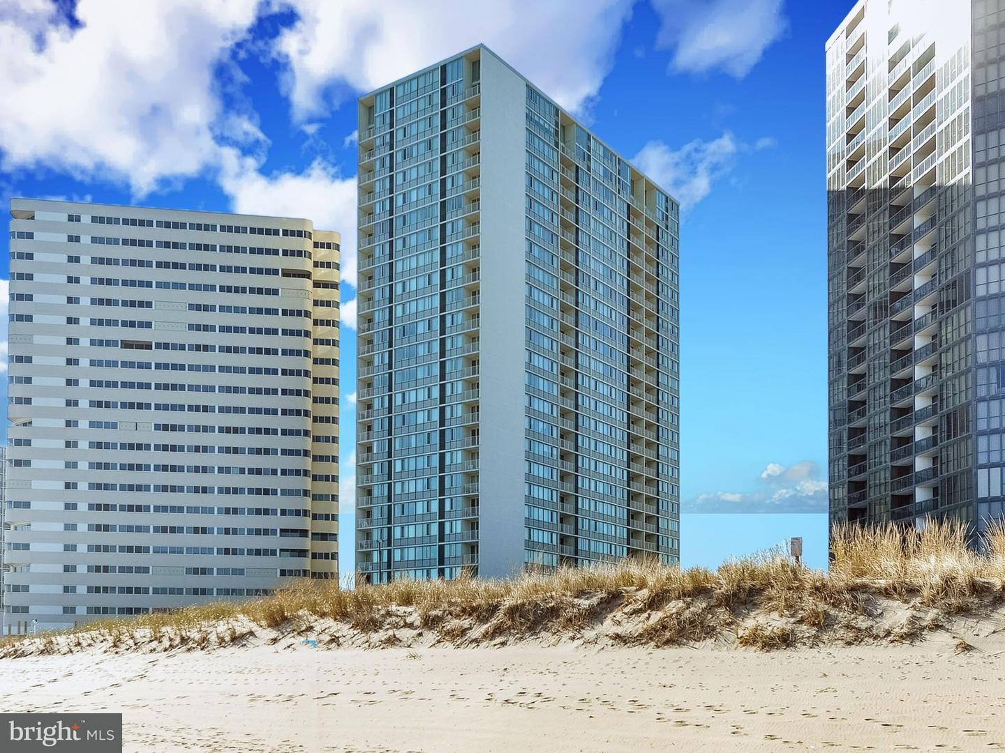 Quay Oceanfront Condominium