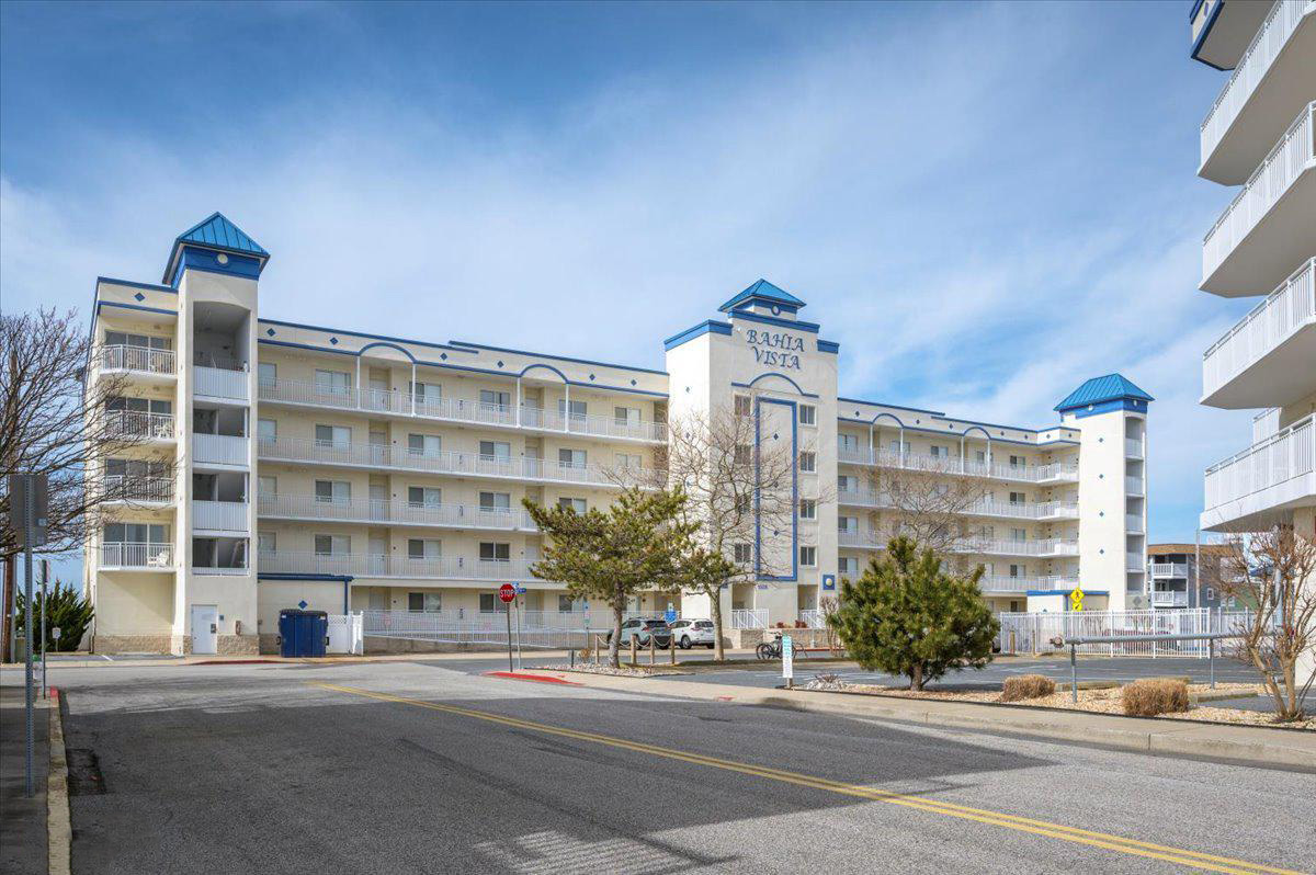 Bahia Vista bayfront condo building exterior view, Ocean City, MD