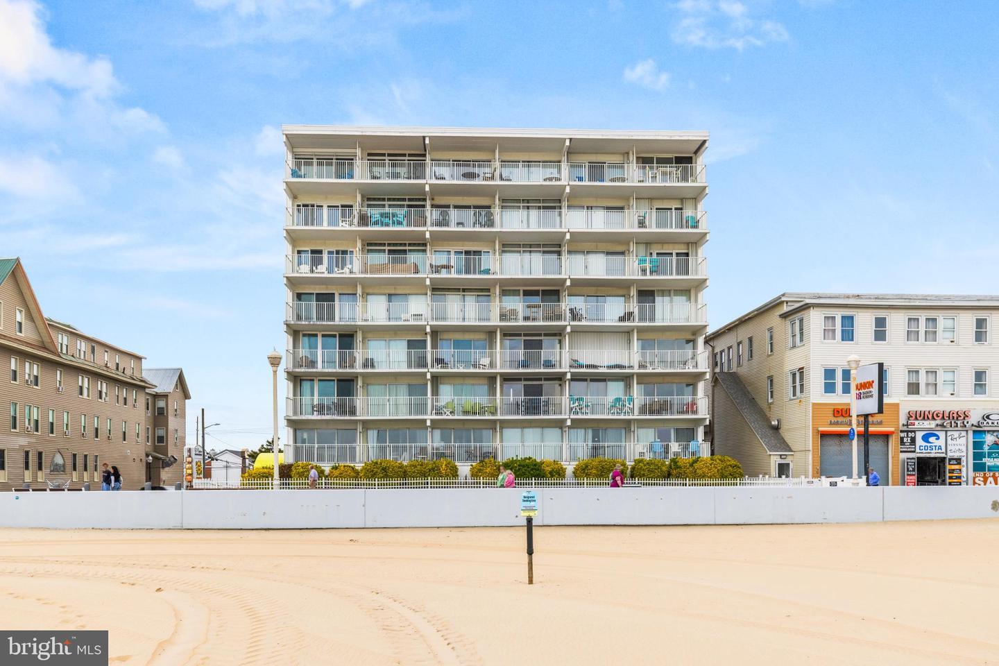 El Capitan oceanfront condo building exterior view, Ocean City, MD