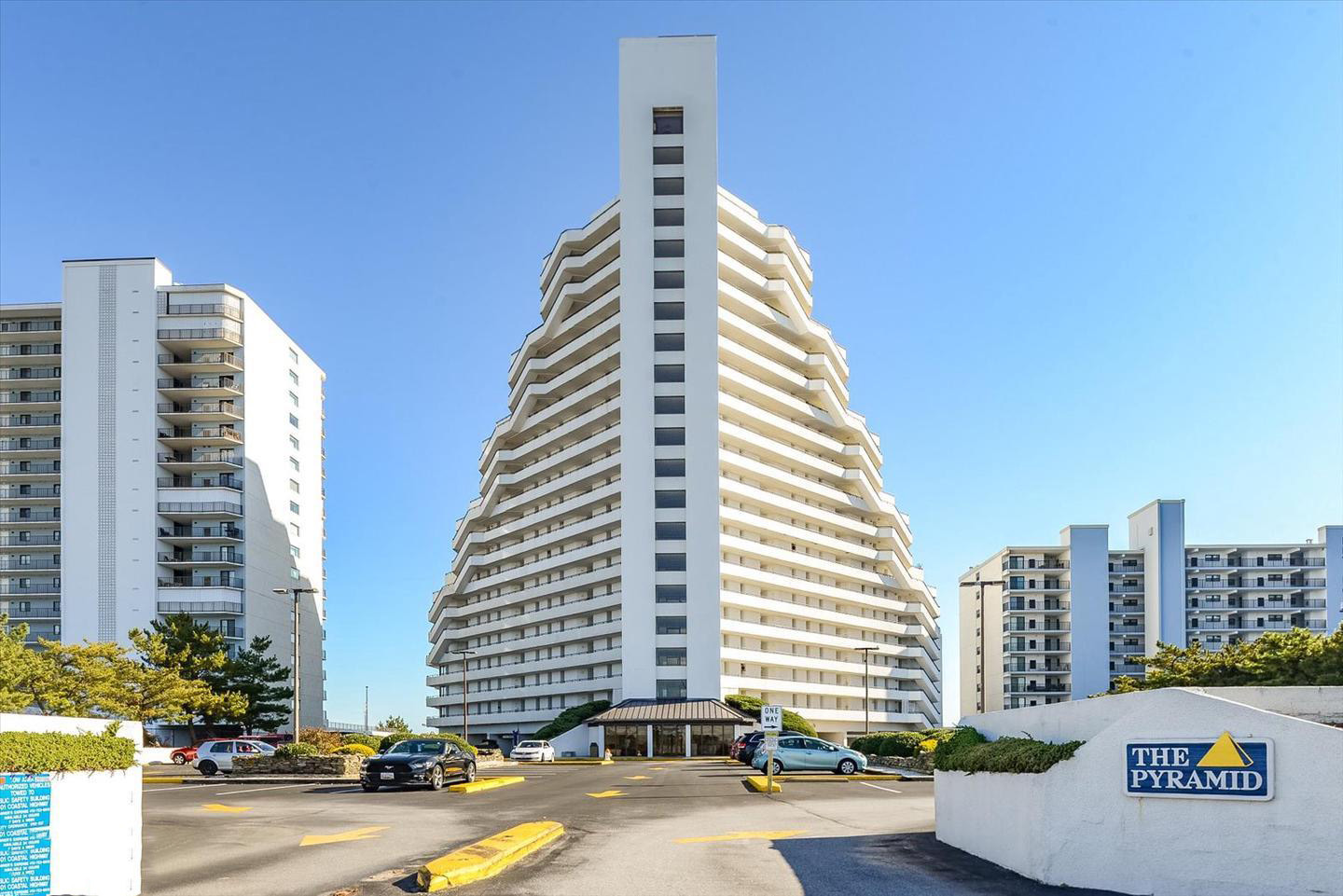 Pyramid oceanfront condo building exterior view, Ocean City, MD