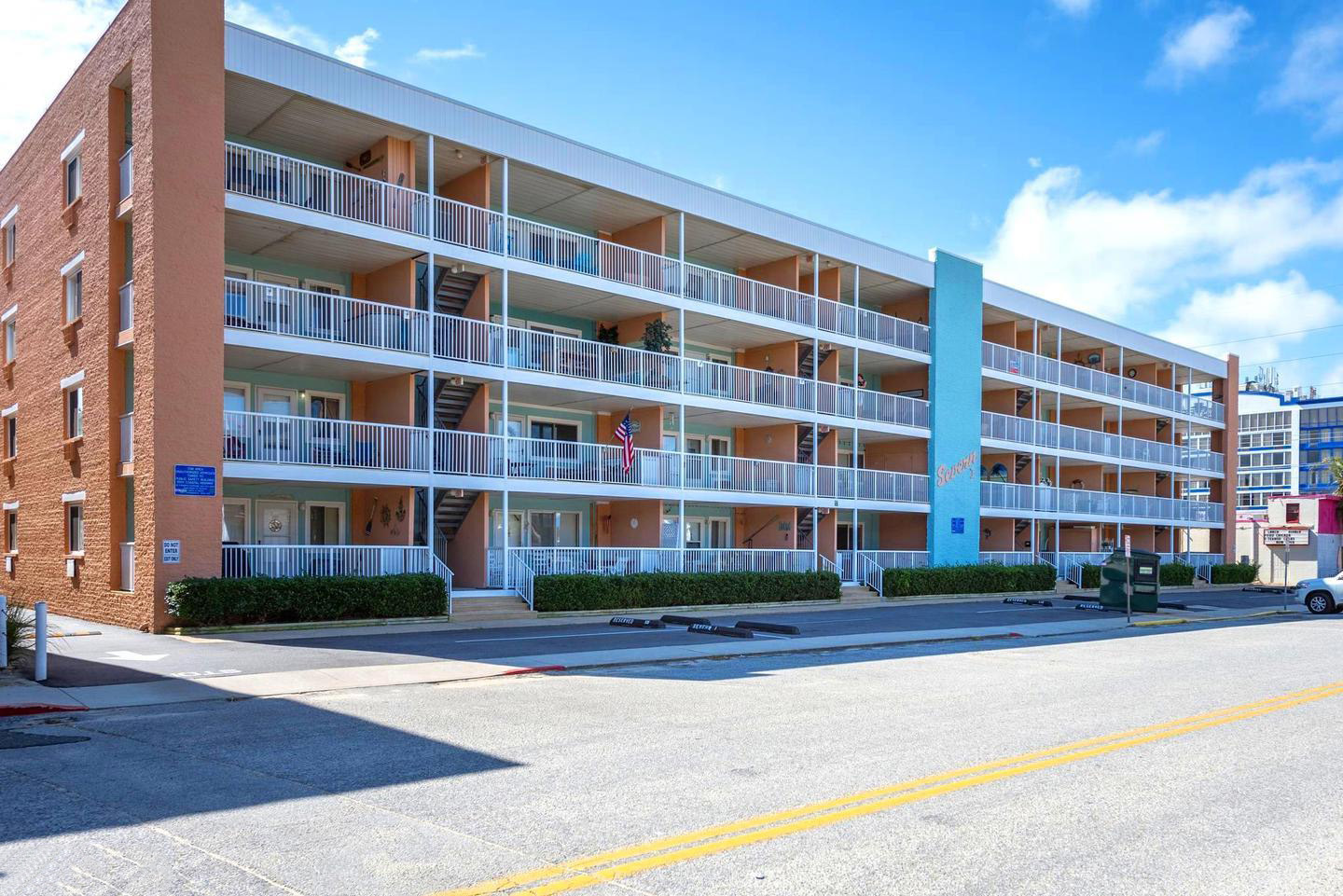 Severn I ocean block condo building exterior view, Ocean City, MD