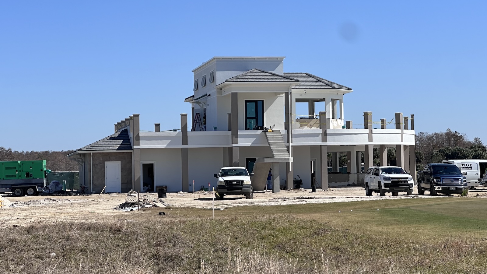 Clubhouse and dining at Webb's Reserve in Babcock Ranch