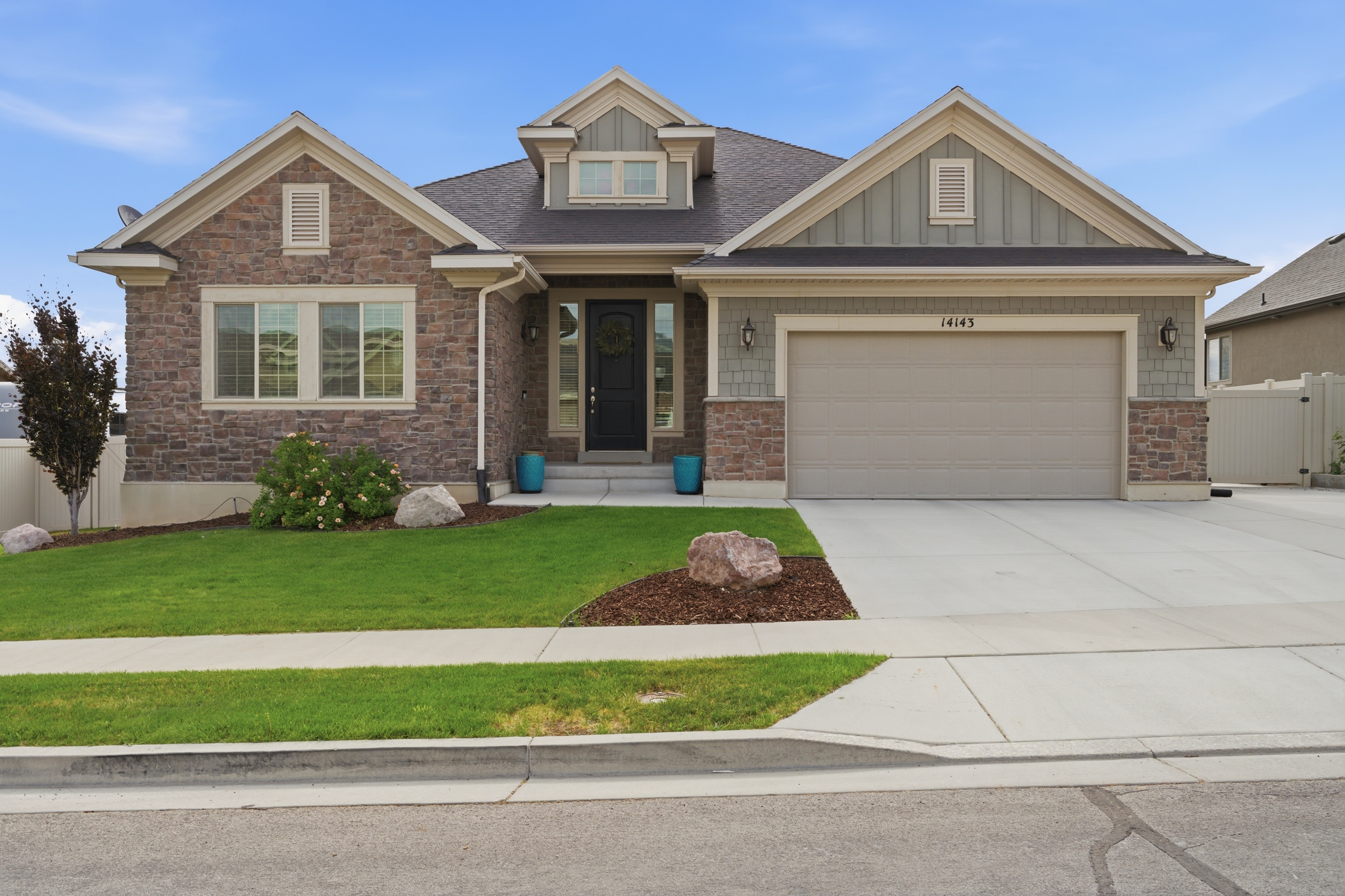 Exterior-picture-of-14143-s-black-sage-dr-herriman-ut-84096