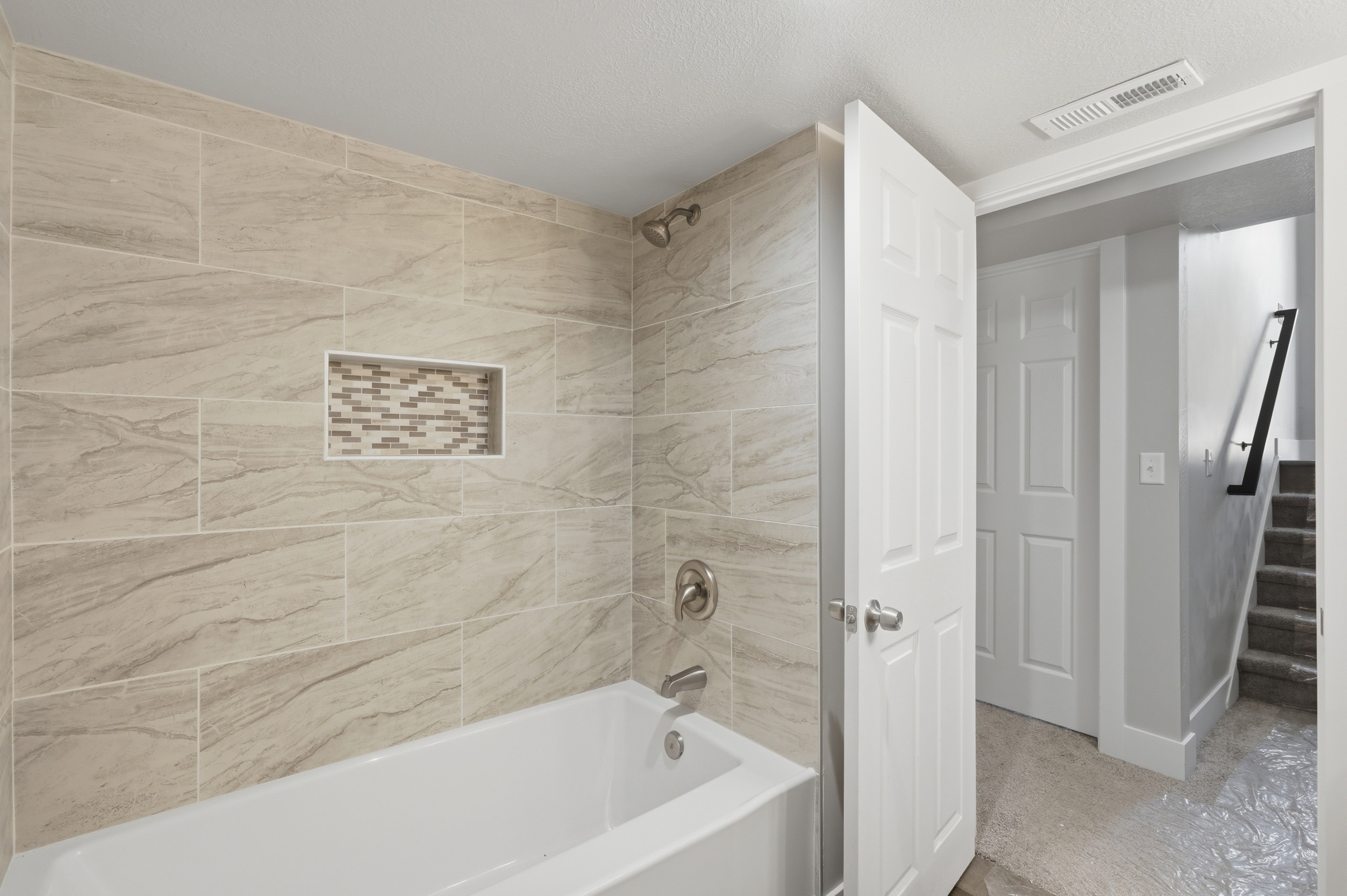 4384_S_1300_W_Taylorsville_Tilework