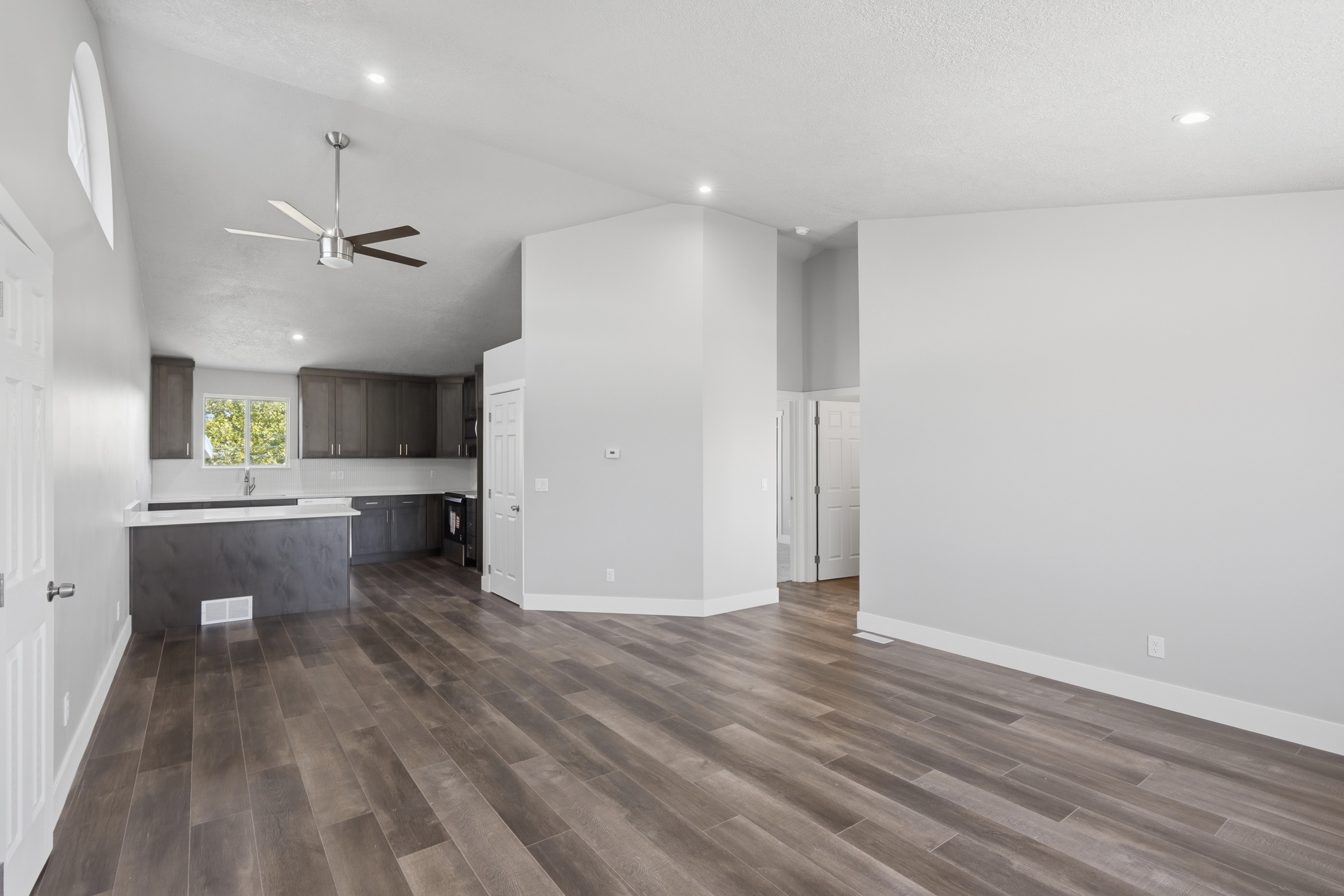 4384_S_1300_W_Taylorsville_secondary_living
