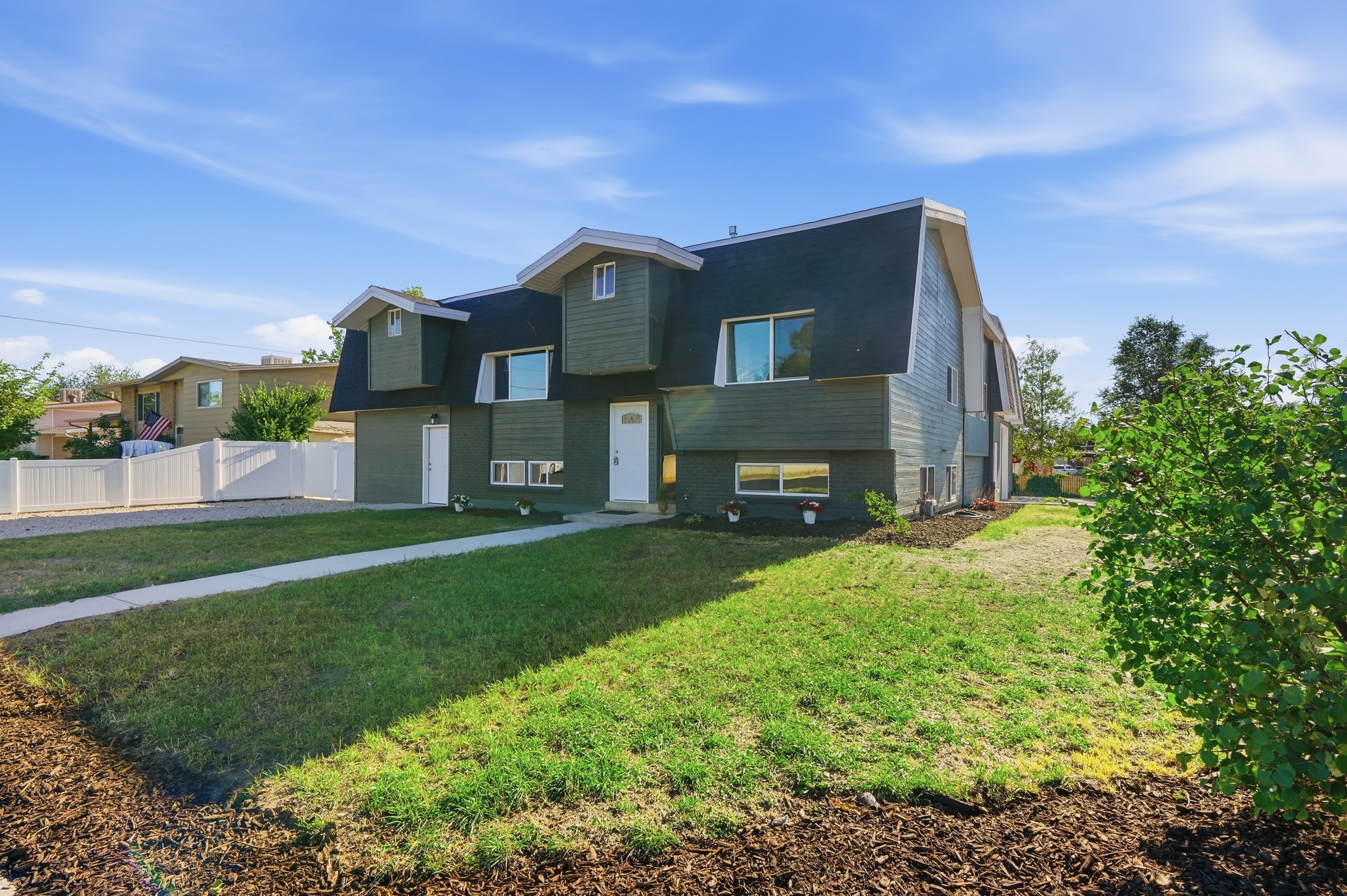 4384_S_1300_W_Taylorsville_corner_lot