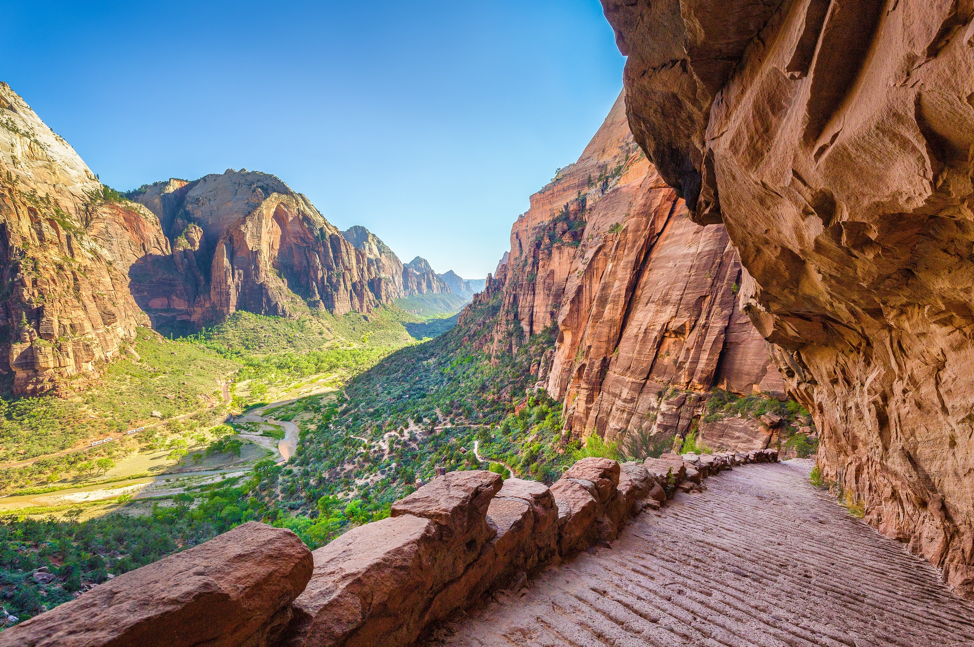 Angels Landing Hike and picture at Zion National Park