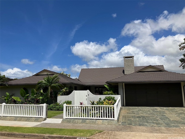 1044 Waiholo St. Sold by David Buck in 2022