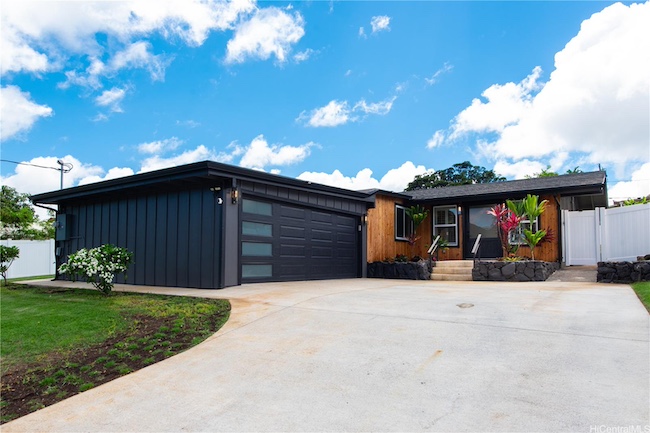 323 Iliaina Street in Kailua