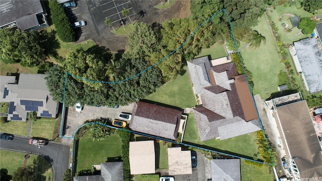 2 Homes on 1 Lot in Old Pali For Sale