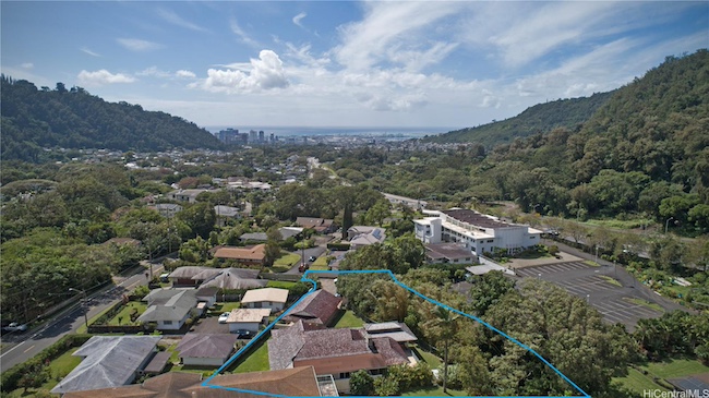 14 Hakumele Place Home in Old Pali