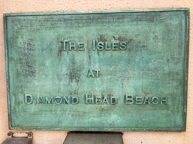 Isles at Diamond Head Beach
