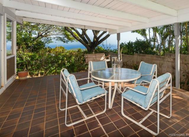 Lanai on Ossipoff Waialae Nui Ridge
