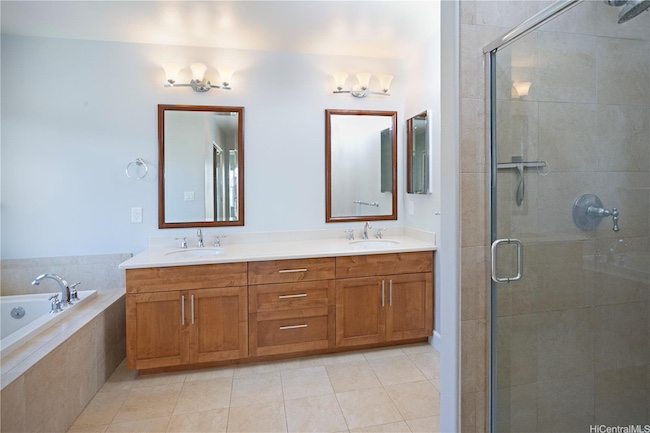 Primary Bathroom in Hoakalei Kipuka Home