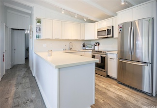 Remodeled Kitchen on Upper Lilipuna Home