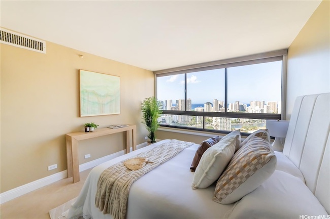 Royal Iolani DH3705 Bedroom 3