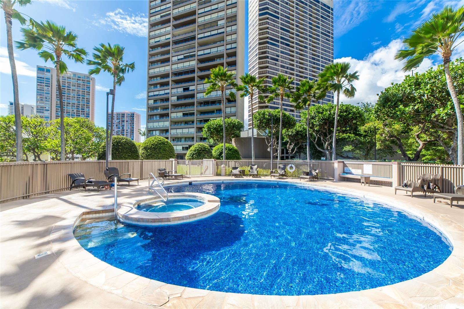 Royal Iolani Pool