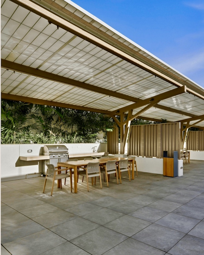 The Park on Keeaumoku BBQ Area