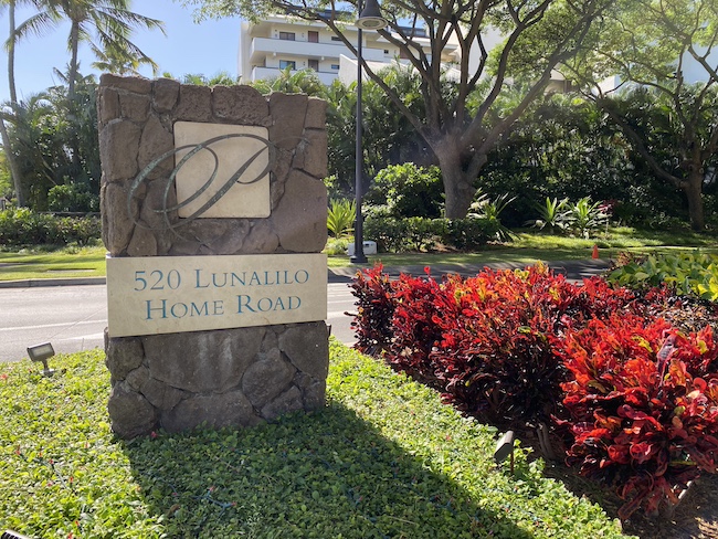 Peninsula Hawaii Kai Entry