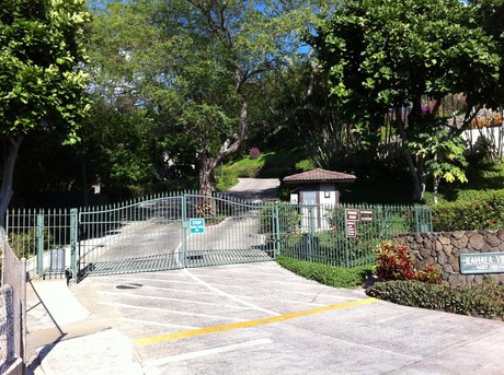 Kahala View Estates Gated Entry