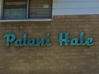 Palani Hale Sign