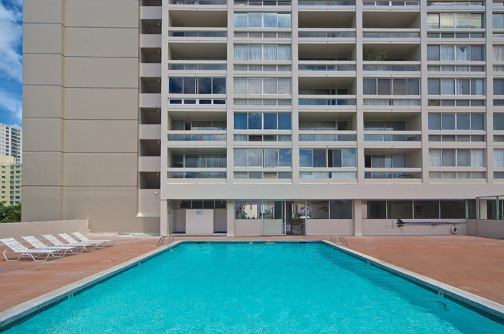 Banyan Tree Plaza Condos for Sale in Honolulu