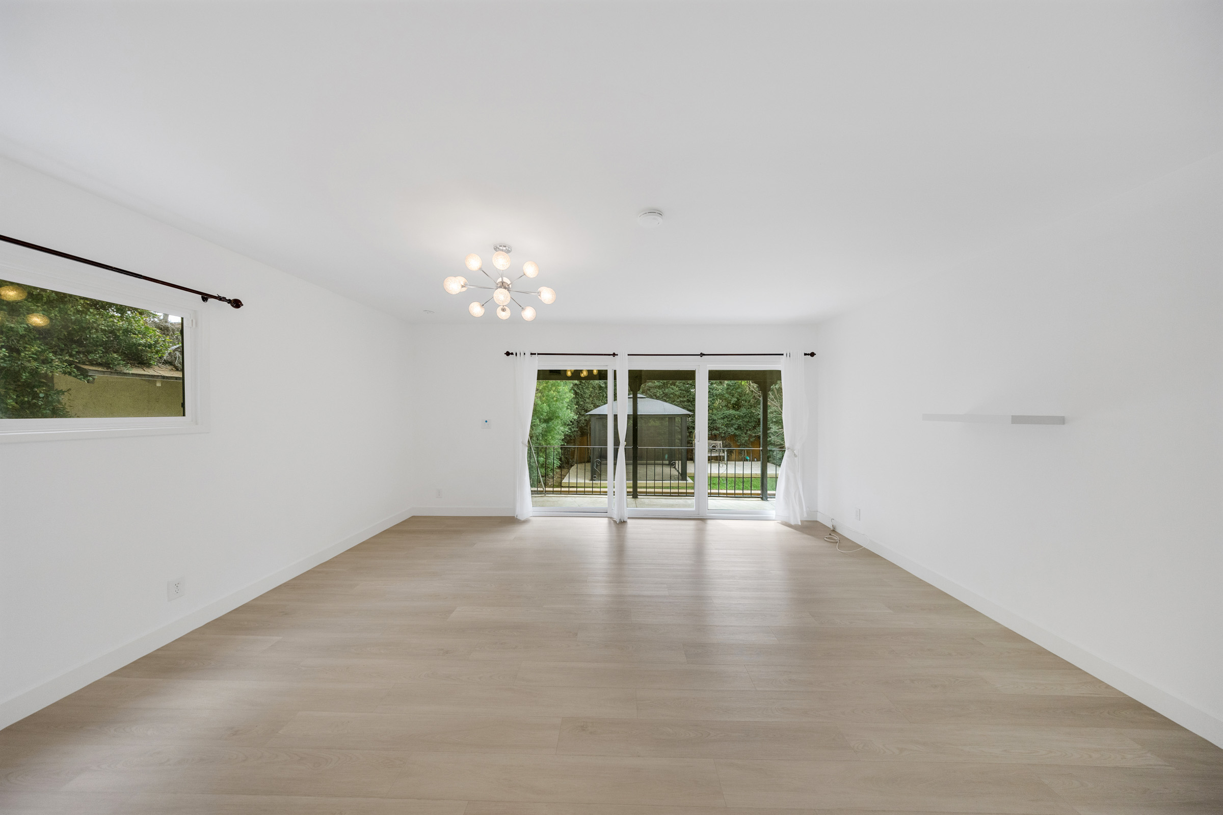 391 East Highland Avenue, Sierra Madre, CA 91024